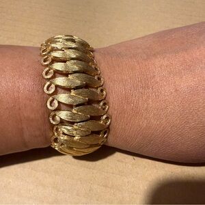 Elegant Vintage Monet Goldtone Bracelet